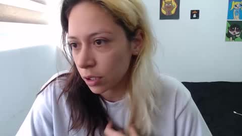 Snapshot of hot_mommymia chatting on October 15, 2025, 2:17 pm Mia online show from October 15, 2025, 2:17 pm