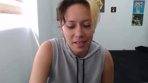 Snapshot of hot_mommymia chatting on October 19, 2025, 2:50 pm Mia online show from October 19, 2025, 2:50 pm