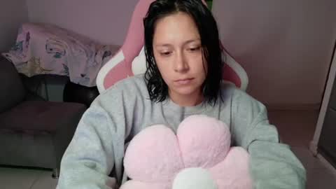 Mia online show from June 30, 2026, 7:59 pm