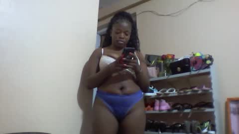hot_nisha33 online show from September 8, 2025, 8:52 pm