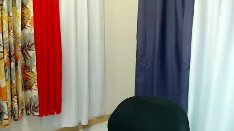 hot_petit69 online show from February 1, 2026, 1:42 pm