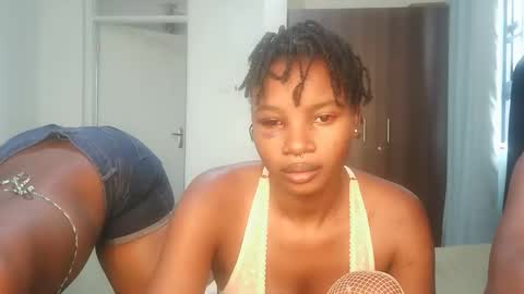 Hot petite online show from April 29, 2026, 10:19 am