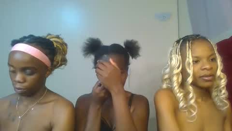 Snapshot of hot_petite1 chatting on June 8, 2026, 2:06 pm Hot petite online show from June 8, 2026, 2:06 pm