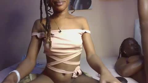 Snapshot of hot_petite100 chatting on October 9, 2025, 9:02 pm hot petite100 online show from October 9, 2025, 9:02 pm