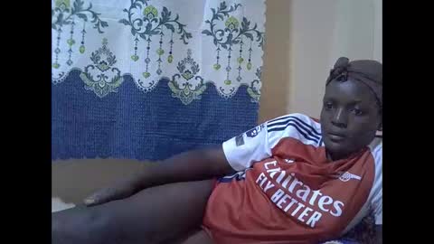 RAYLAH online show from December 3, 2025, 8:56 am