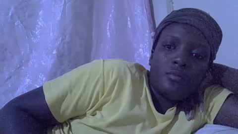 RAYLAH online show from April 8, 2026, 1:27 am