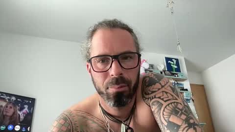 Snapshot of hot_sex83 chatting on December 22, 2024, 12:27 pm letmedoo2 online show from December 22, 2024, 12:27 pm