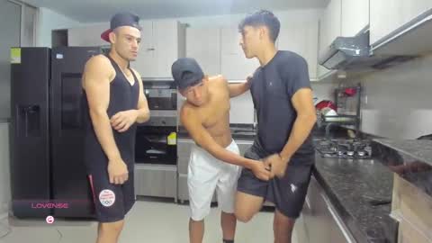 Vanesa Oliver and Andrew online show from September 26, 2025, 10:58 pm