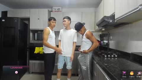 Vanesa Oliver and Andrew online show from October 6, 2025, 11:24 pm