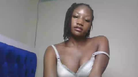 Snapshot of hot_sexxxy_girl chatting on June 20, 2026, 2:42 pm Milly online show from June 20, 2026, 2:42 pm