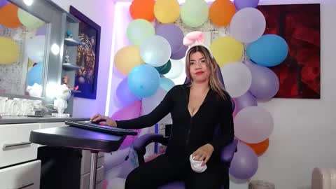 hot sexy bunny online show from September 14, 2025, 3:44 pm
