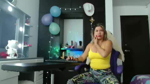 hot sexy bunny online show from January 13, 2026, 1:05 pm