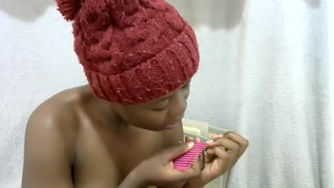 Snapshot of hot_shayla chatting on June 17, 2026, 11:01 am esiiii online show from June 17, 2026, 11:01 am