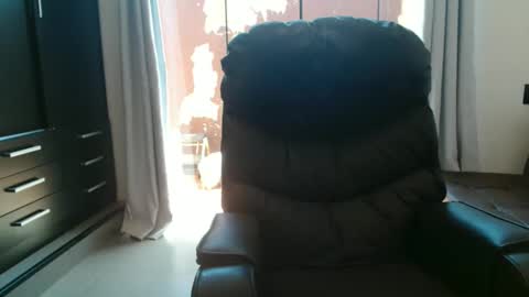 couple without tabus online show from March 6, 2025, 1:57 pm