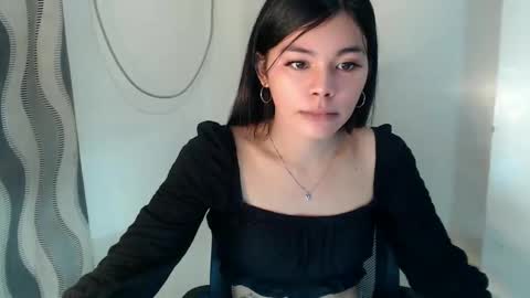 Yanna online show from June 1, 2026, 9:27 pm