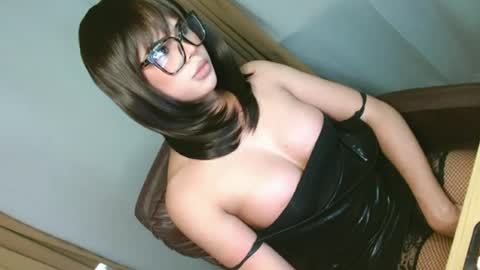 Snapshot of hotasian_ chatting on June 12, 2026, 5:01 pm hotasian_ online show from June 12, 2026, 5:01 pm