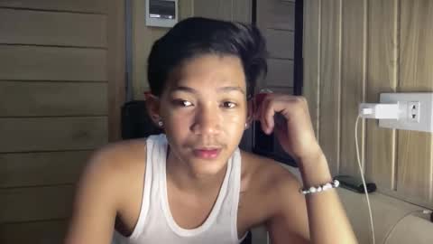 hotasian_jerome online show from April 17, 2026, 11:02 am
