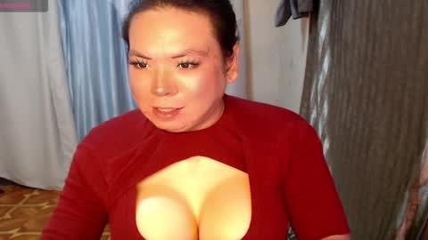 Snapshot of hotasian_mama chatting on September 28, 2025, 8:52 am Grace online show from September 28, 2025, 8:52 am