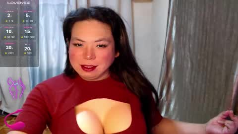 Snapshot of hotasian_mama chatting on October 15, 2025, 8:03 am Grace online show from October 15, 2025, 8:03 am