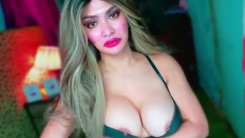 Snapshot of hotbabe_tanya chatting on July 28, 2026, 2:07 am T A N Y A online show from July 28, 2026, 2:07 am