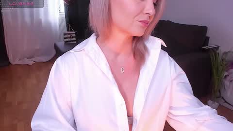 SweetBrendy online show from September 29, 2025, 12:21 pm