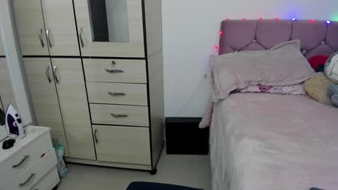 lesly and ander online show from January 23, 2025, 2:55 am