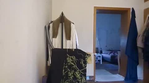 Betty Bellucci online show from October 24, 2025, 6:43 am