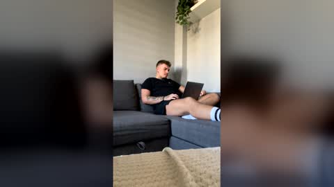 hotbro05 online show from March 8, 2026, 1:26 pm