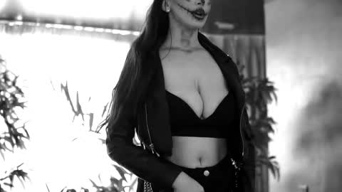 Anais online show from October 31, 2025, 9:54 am