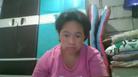 hotchicks4uxx online show from December 17, 2025, 5:02 am