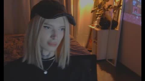 hotchubently online show from March 11, 2025, 5:35 pm