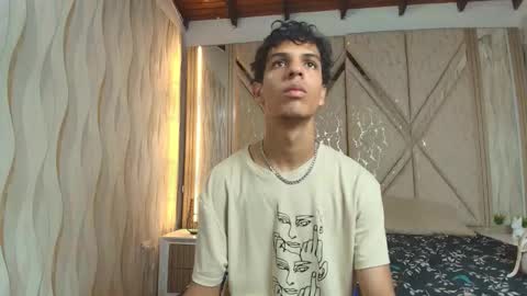 hotcouple_222 online show from February 22, 2026, 7:23 pm