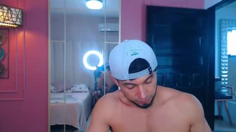 Snapshot of hotcrew_ chatting on July 20, 2026, 1:57 pm Hussain aaron and Ekko online show from July 20, 2026, 1:57 pm