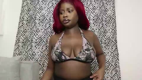 Hotcurvykeisha online show from October 9, 2025, 4:32 am