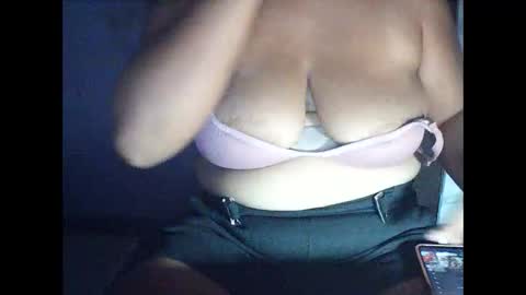 hotflowerclit online show from April 19, 2026, 1:54 pm