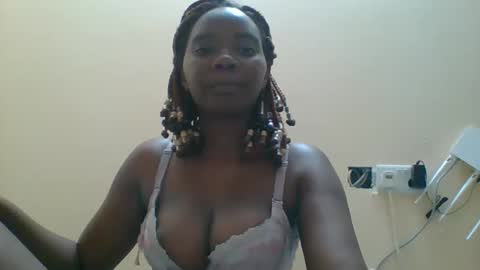 Queen online show from October 22, 2025, 7:02 pm