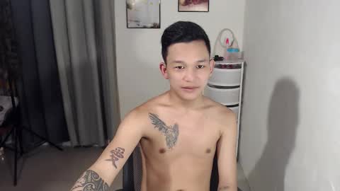 Snapshot of hotguy0503 chatting on October 16, 2025, 4:35 am hotguy0503 online show from October 16, 2025, 4:35 am