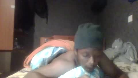 hotguyy001 online show from February 18, 2025, 5:20 am