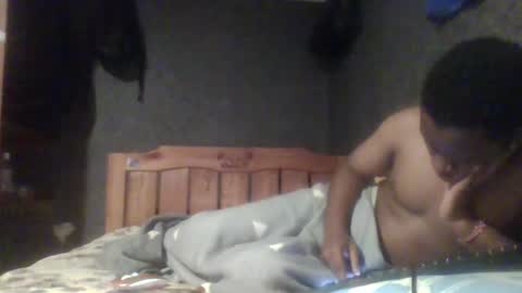 hotguyy001 online show from February 21, 2025, 1:44 am