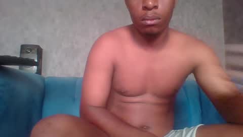 hotguyy001 online show from February 26, 2025, 10:26 am