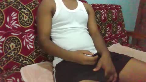 hotguyy001 online show from January 18, 2026, 2:04 am