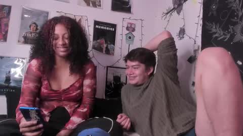 Sam and Nico online show from November 14, 2025, 3:11 pm