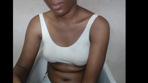 hotjessie0 online show from October 31, 2025, 6:47 am