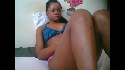 LOYCE online show from October 22, 2025, 3:18 am