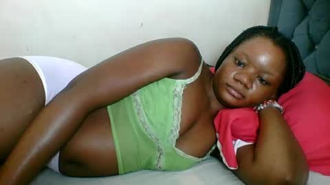Snapshot of hotjeylee chatting on June 24, 2026, 7:24 pm LOYCE online show from June 24, 2026, 7:24 pm