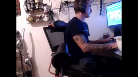 hotkinkytat online show from March 10, 2025, 7:18 pm