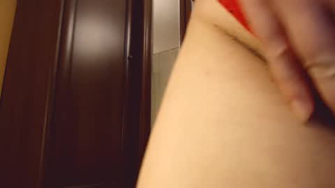 Snapshot of hotkittysquirt chatting on December 18, 2024, 8:47 pm Angela online show from December 18, 2024, 8:47 pm