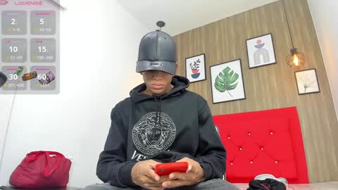 Snapshot of hotkoljeixxx chatting on December 10, 2024, 2:59 am Hotkoljei online show from December 10, 2024, 2:59 am