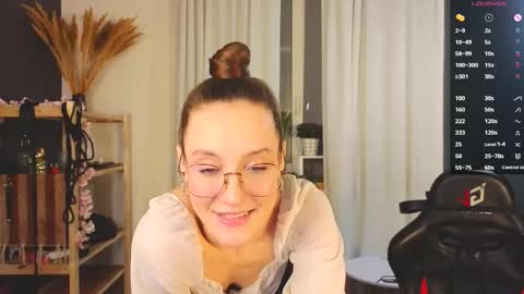 Allison  online show from November 11, 2025, 6:30 pm