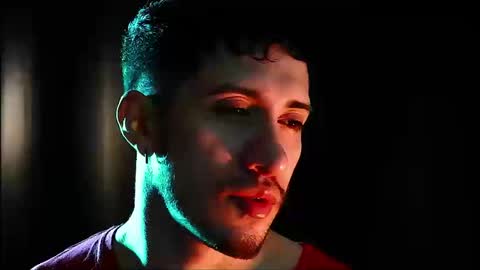 Hotlatinking online show from September 19, 2025, 10:32 pm